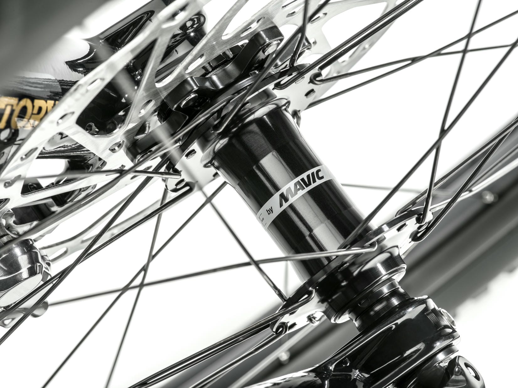 SA29FT9__220-Samedi-29-Trail-9-hub-details-studio