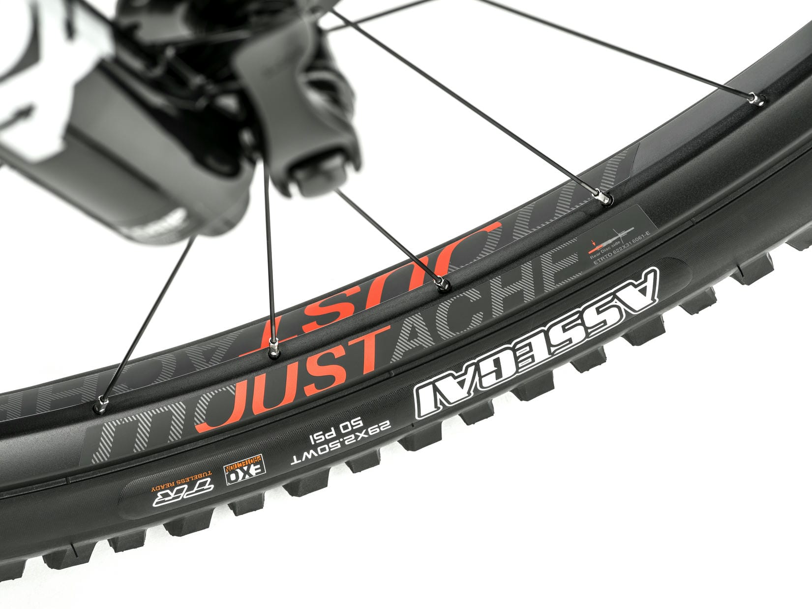 SA29FT9__220-Samedi-29-Trail-9-wheel-details-studio